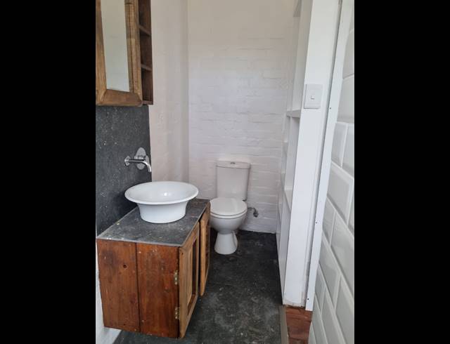 Cottage Between Mountain and the Sea